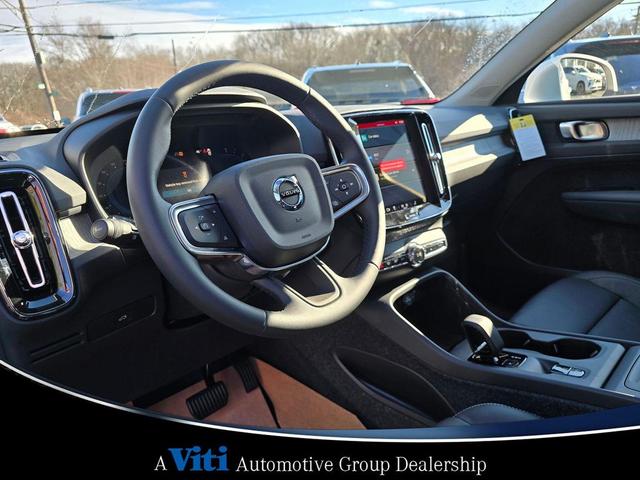 Photo of 2025 Crystal White Pearl Volvo XC40