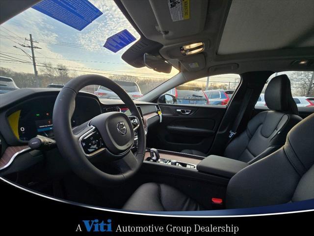 Photo of 2025 Vapour Grey Metallic Volvo S60