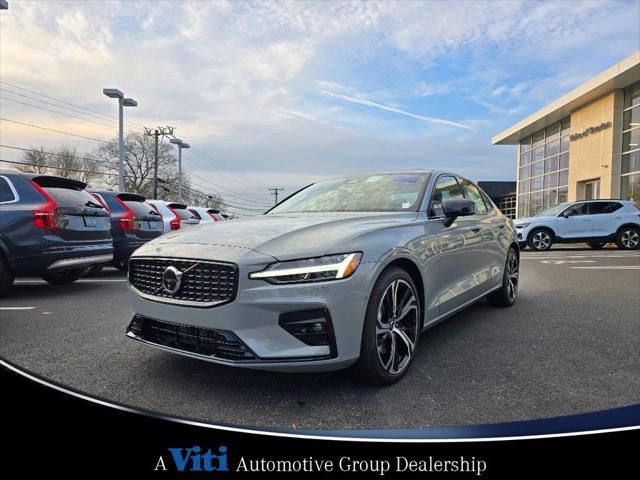Photo of 2025 Vapour Grey Metallic Volvo S60