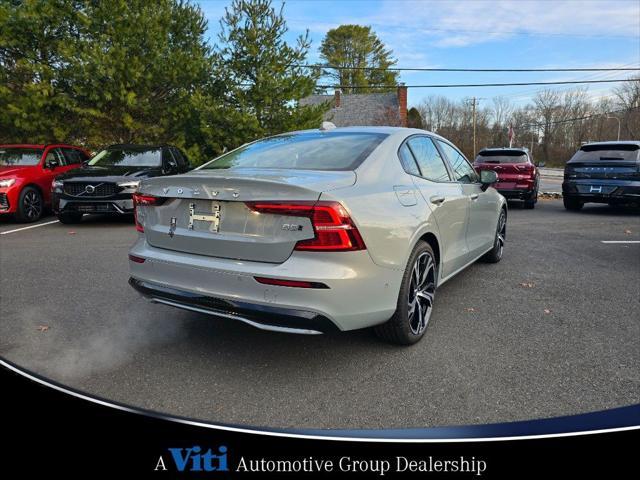 Photo of 2025 Vapour Grey Metallic Volvo S60