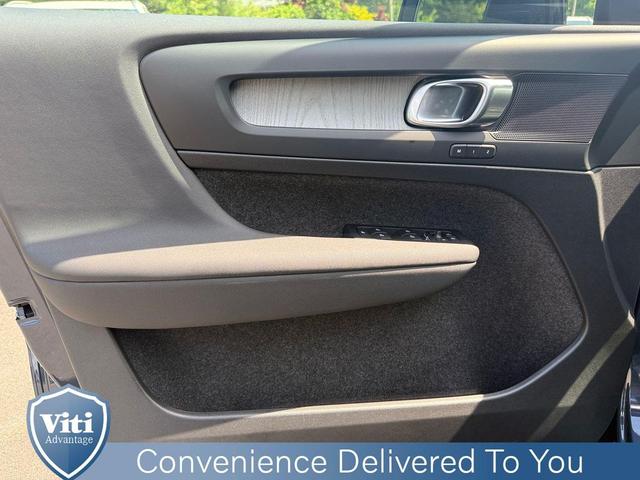 Photo of 2026 Denim Blue Volvo XC40