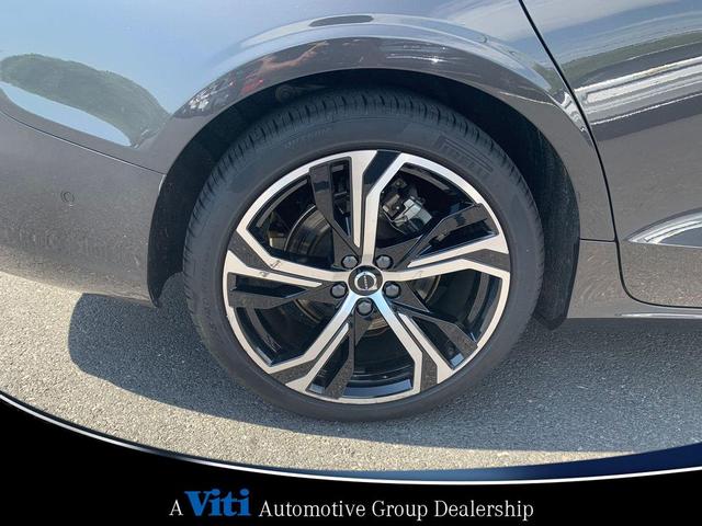 Photo of 2024 Gray Volvo S60