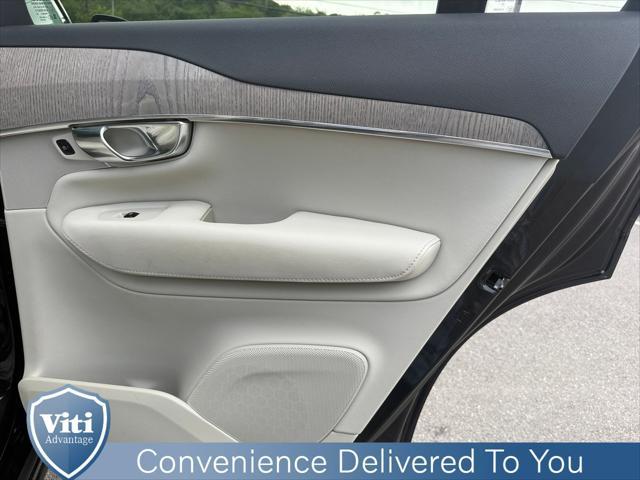 Photo of 2023 Onyx Black Metallic Volvo XC90 Recharge Plug-In Hybrid