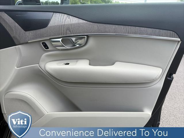 Photo of 2023 Onyx Black Metallic Volvo XC90 Recharge Plug-In Hybrid