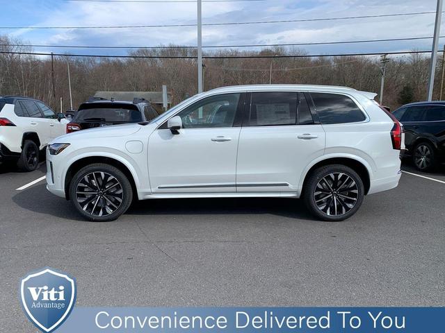Photo of 2025 Crystal White Volvo XC90 Plug-In Hybrid