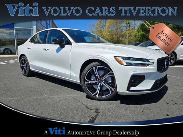 Photo of 2024 Crystal White Volvo S60