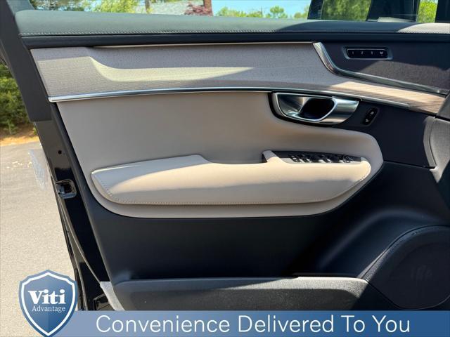 Photo of 2025 Onyx Black Volvo XC90
