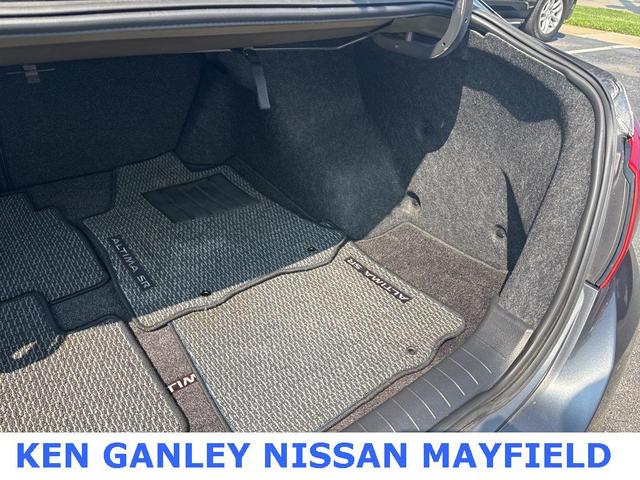 Photo of 2017 Gun Metallic Nissan Altima