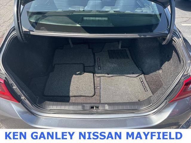 Photo of 2017 Gun Metallic Nissan Altima