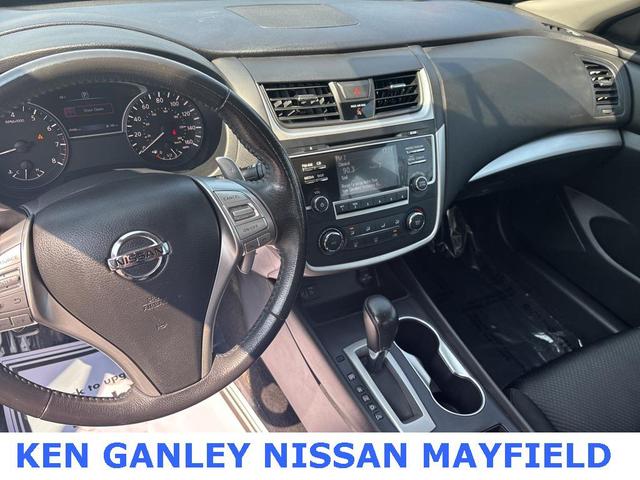 Photo of 2017 Gun Metallic Nissan Altima