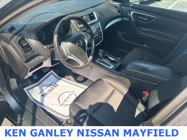 Photo of 2017 Gun Metallic Nissan Altima
