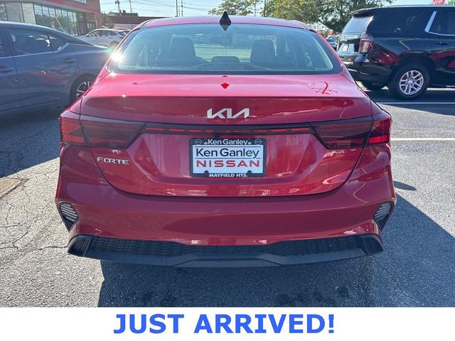 Photo of 2023 Currant Red Kia Forte