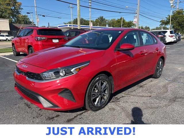 Photo of 2023 Currant Red Kia Forte