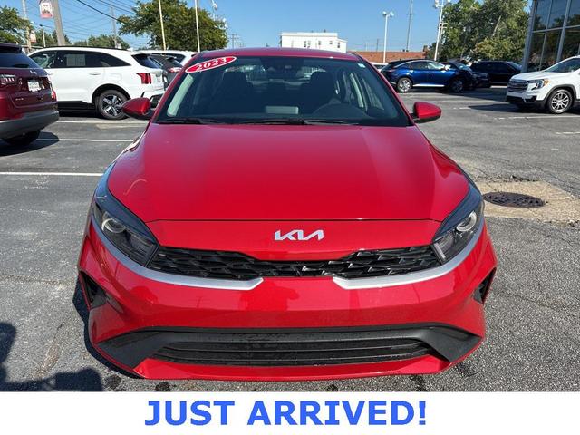 Photo of 2023 Currant Red Kia Forte