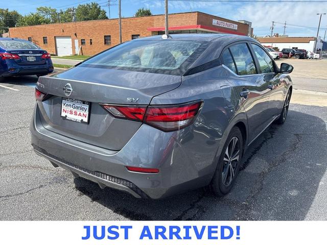 Photo of 2022 Gun Metallic Nissan Sentra