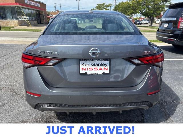 Photo of 2022 Gun Metallic Nissan Sentra