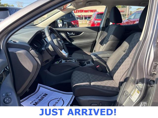 Photo of 2022 Gun Metallic Nissan Rogue Sport