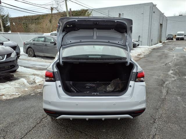 Photo of 2024 Brilliant Silver Metallic Nissan Versa