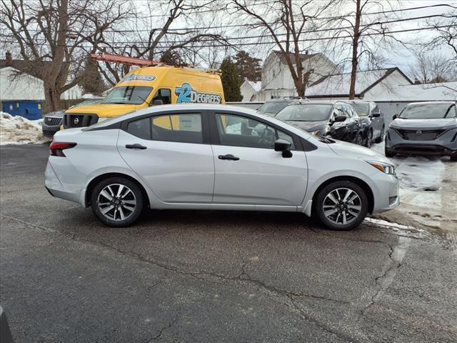 Photo of 2024 Brilliant Silver Metallic Nissan Versa