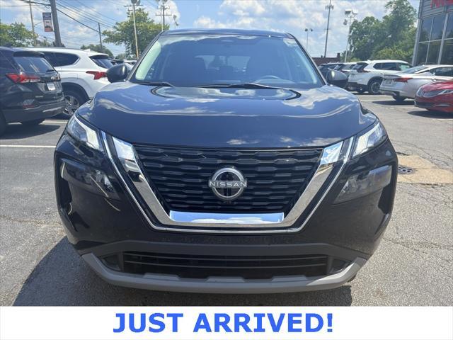 Photo of 2023 Super Black Nissan Rogue