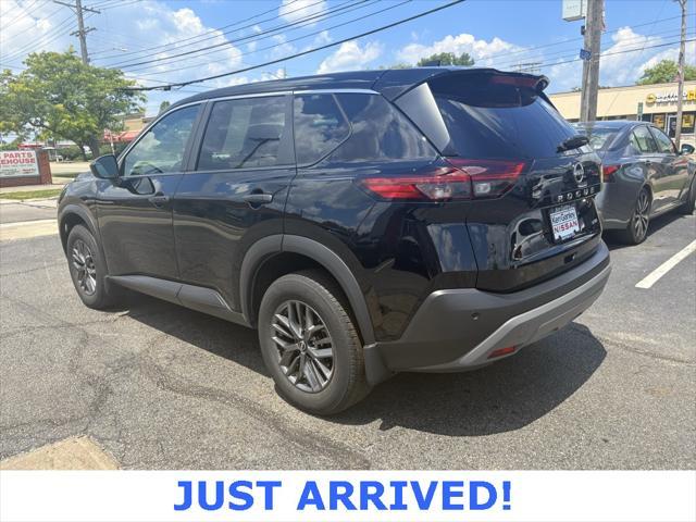 Photo of 2023 Super Black Nissan Rogue