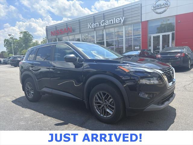 Photo of 2023 Super Black Nissan Rogue