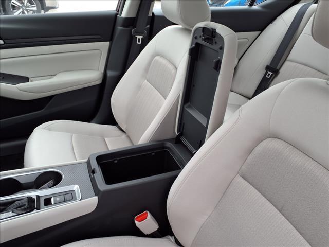 Photo of 2025 Garnet Pearl Metallic Nissan Altima