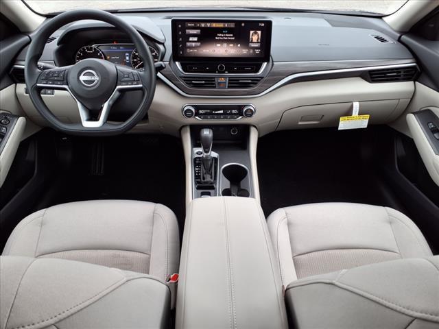 Photo of 2025 Garnet Pearl Metallic Nissan Altima