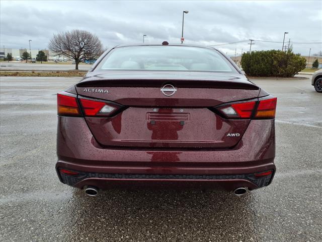 Photo of 2025 Garnet Pearl Metallic Nissan Altima