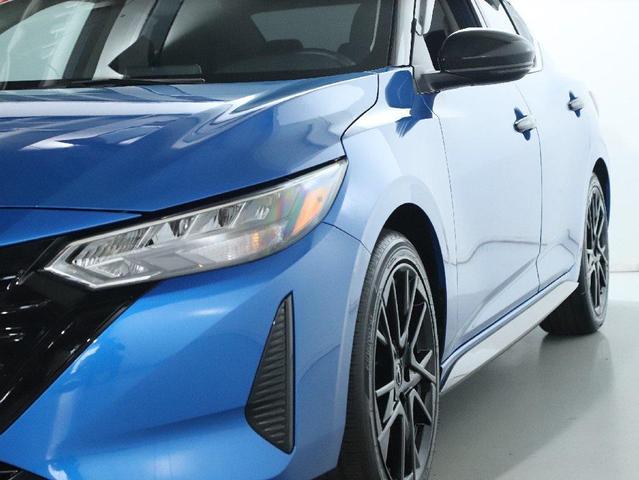 Photo of 2025 Electric Blue Metallic/Super Black Nissan Sentra