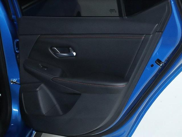 Photo of 2025 Electric Blue Metallic/Super Black Nissan Sentra