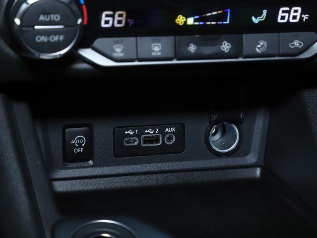 Photo of 2025 Electric Blue Metallic/Super Black Nissan Sentra