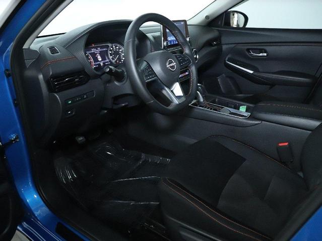Photo of 2025 Electric Blue Metallic/Super Black Nissan Sentra