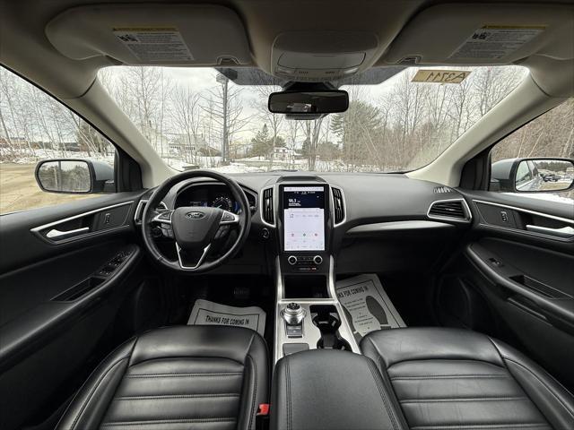 Photo of 2023 Silver Ford Edge