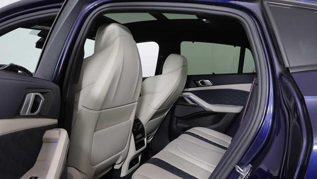 Photo of 2022 Tanzanite Blue II Metallic BMW X6 M