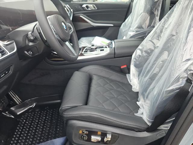 Photo of 2026 Brooklyn Grey Metallic BMW X7