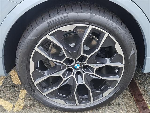 Photo of 2026 Brooklyn Grey Metallic BMW X7