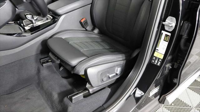 Photo of 2022 Jet Black BMW X3