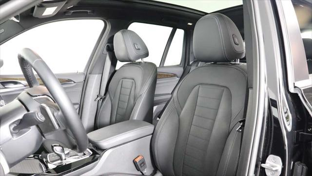 Photo of 2022 Jet Black BMW X3