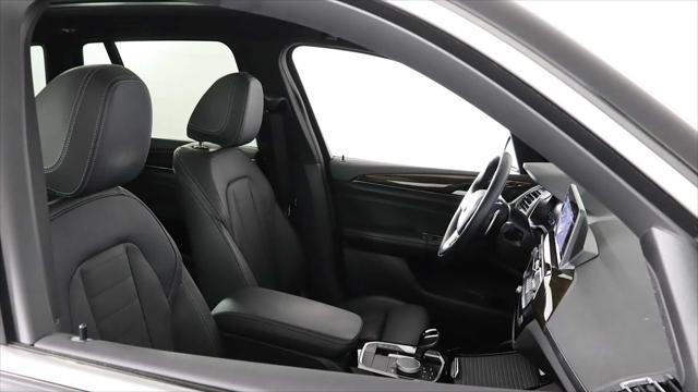 Photo of 2022 Jet Black BMW X3