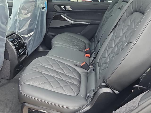 Photo of 2026 Dravit Grey Metallic BMW X7
