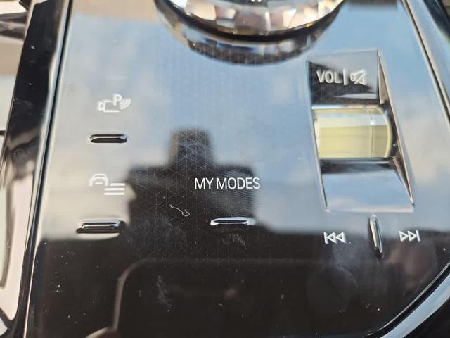 Photo of 2025 Black Sapphire Metallic BMW i5