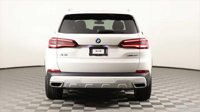 Photo of 2022 Mineral White Metallic BMW X5