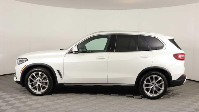 Photo of 2022 Mineral White Metallic BMW X5