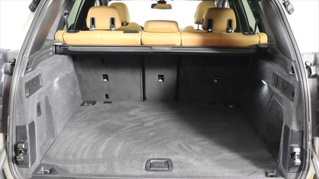 Photo of 2022 Mineral White Metallic BMW X5