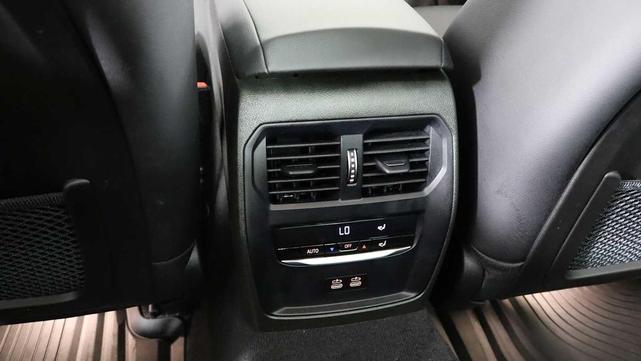 Photo of 2022 Melbourne Red BMW 330