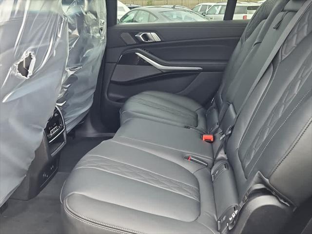 Photo of 2026 Dravit Grey Metallic BMW X7