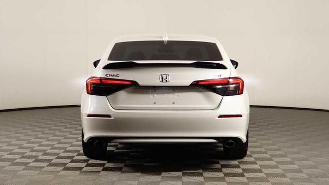 Photo of 2022 Platinum White Pearl Honda Civic Si