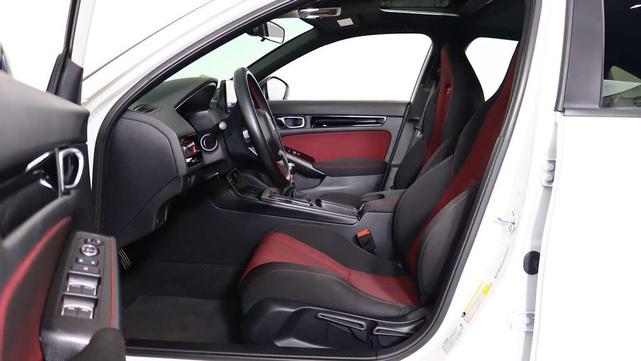 Photo of 2022 Platinum White Pearl Honda Civic Si