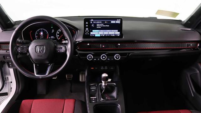 Photo of 2022 Platinum White Pearl Honda Civic Si